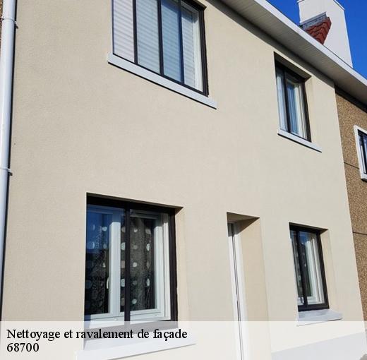 L’expert façadier Ferret Couverture nettoie et applique de l’enduit à vos façades 